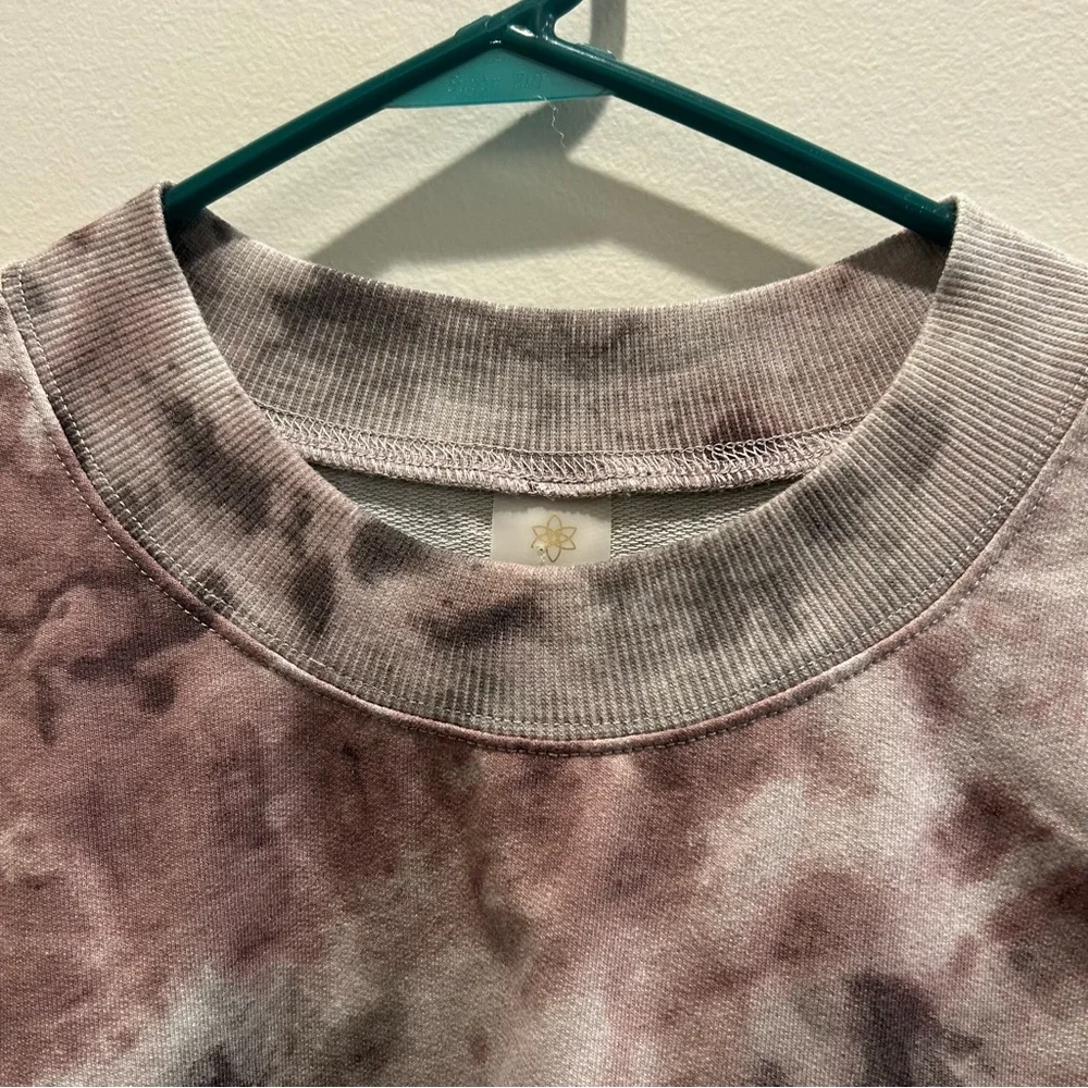Chic Tie-Dye Sweatshirt in Plum and Gray - Picture 2 of 6